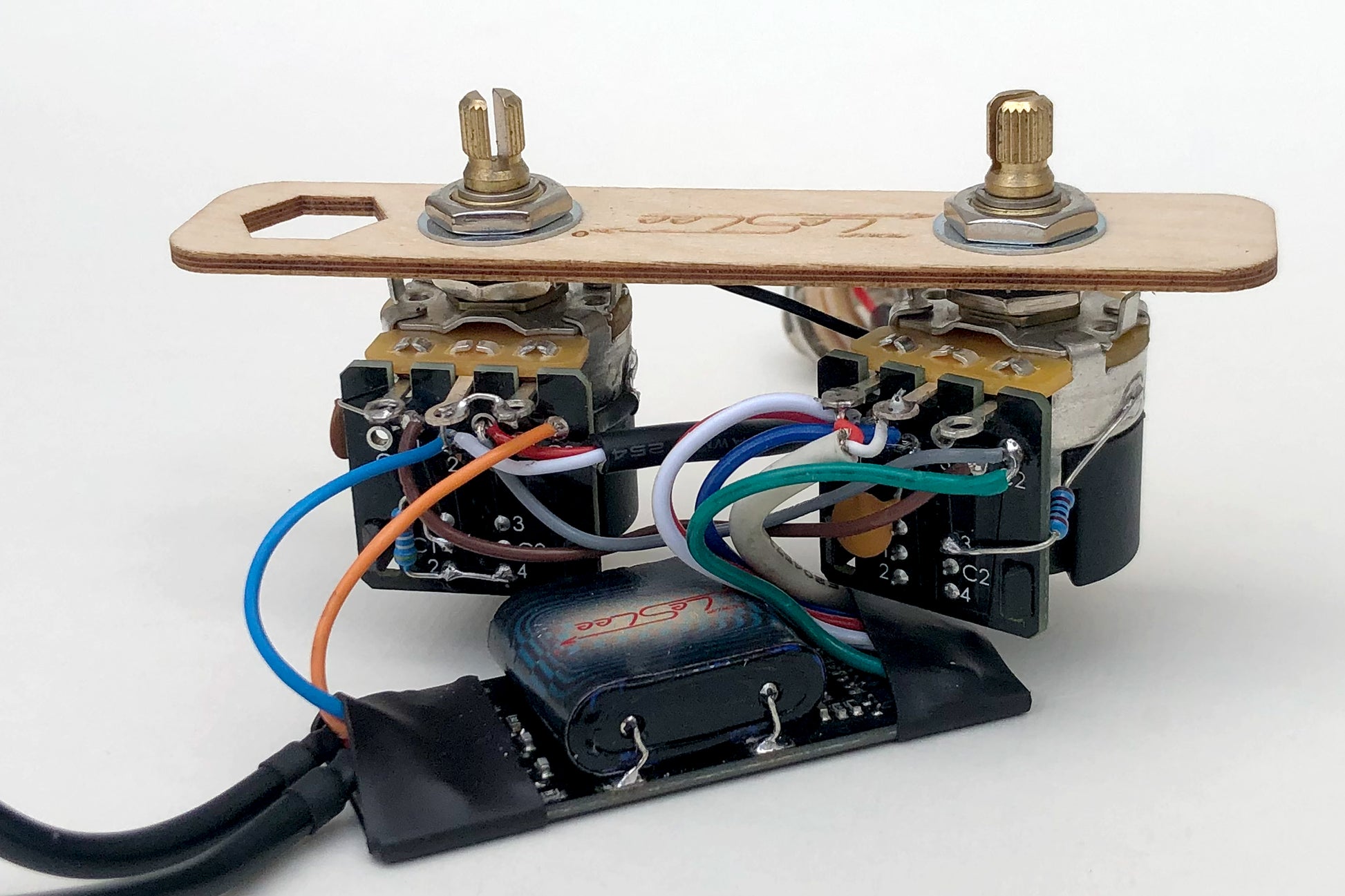 LesLee - onboard effect unit for Gibson Les Paul®